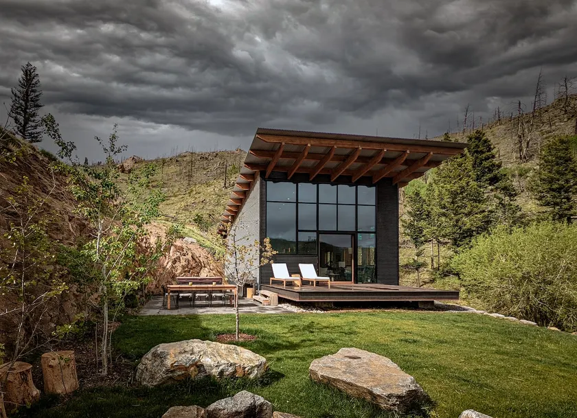Secluded modern mountain home with stunning views - Image 1