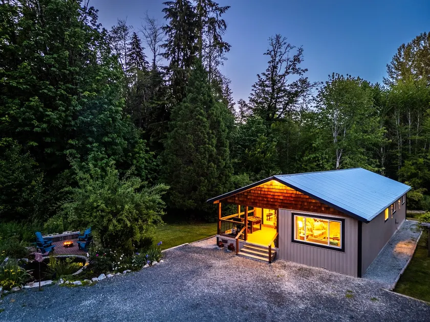 Raven's River Rest Guest House - Image 1