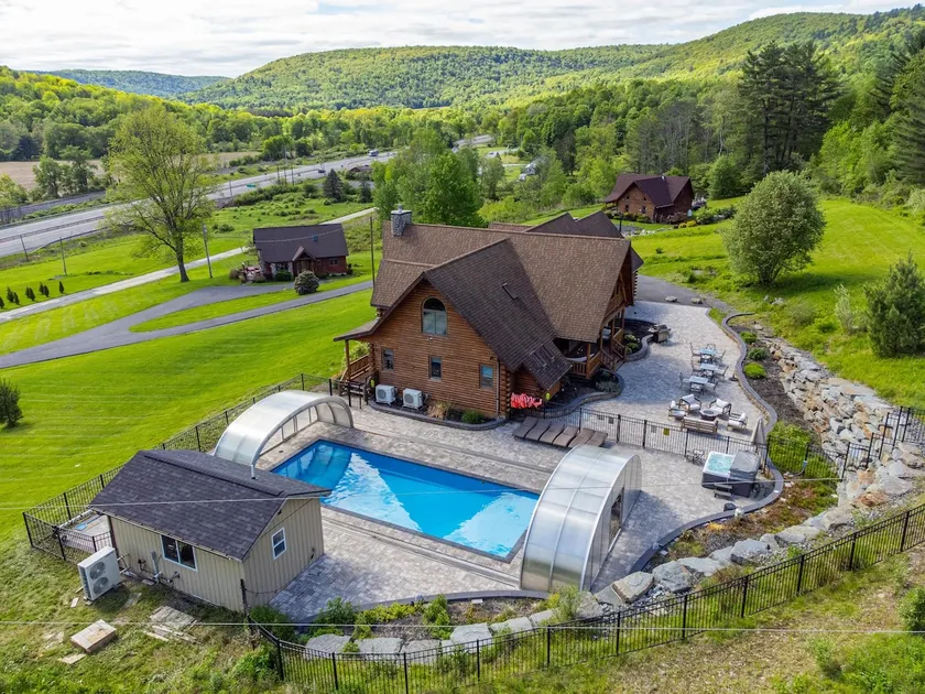 Private Estate, Indoor Pool, March Specials! - Image 1