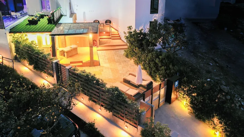 CAVE Luxury House - Image 1