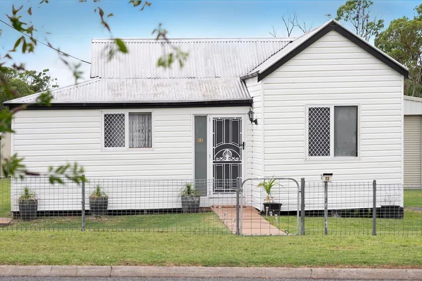 Quaint 2 bedroom fully furnished Cottage - Image 1