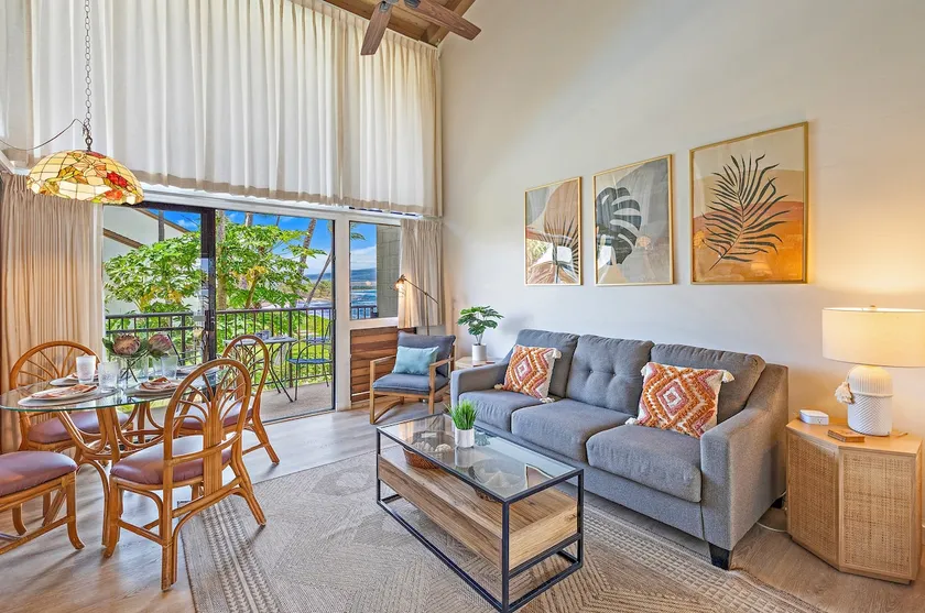 Boho Chic Oceanfront 2 Bedroom Loft on Sugar Beach - Image 1
