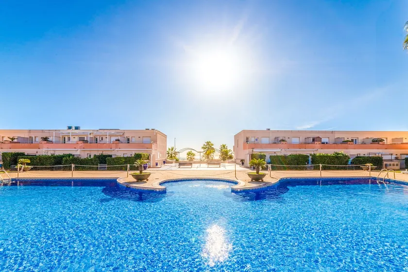 Beachfront · Pool, jacuzzi & private garden - Image 1