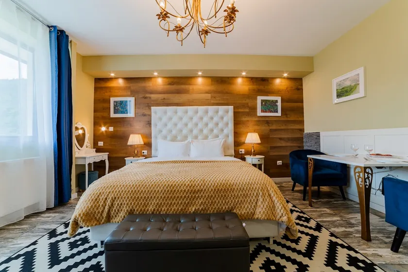 Romantic Jacuzzi Chic Apartment - Image 1