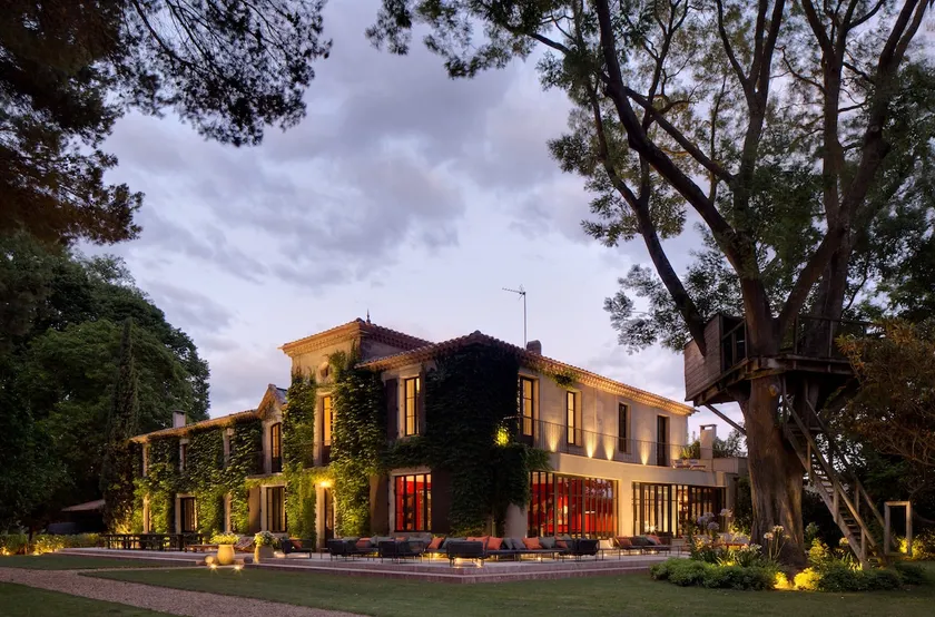 Great luxury at the foot of the Chateau - Image 1