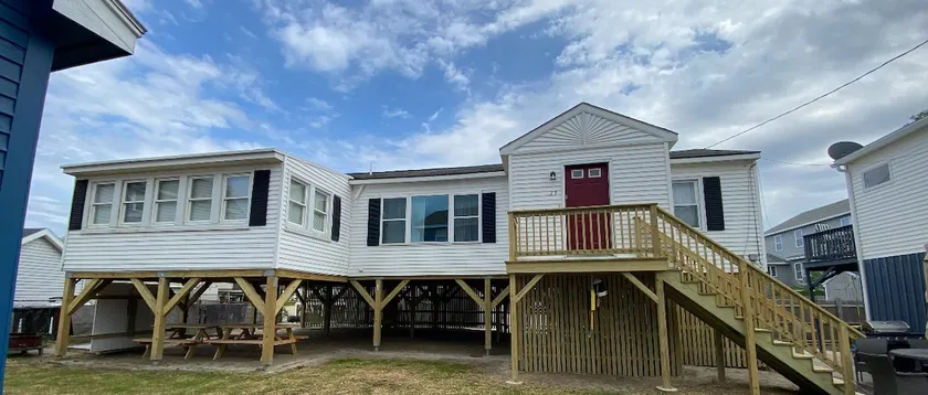 Ocean Views • 30-Second Walk to Beach • Sleeps 11 - Image 1