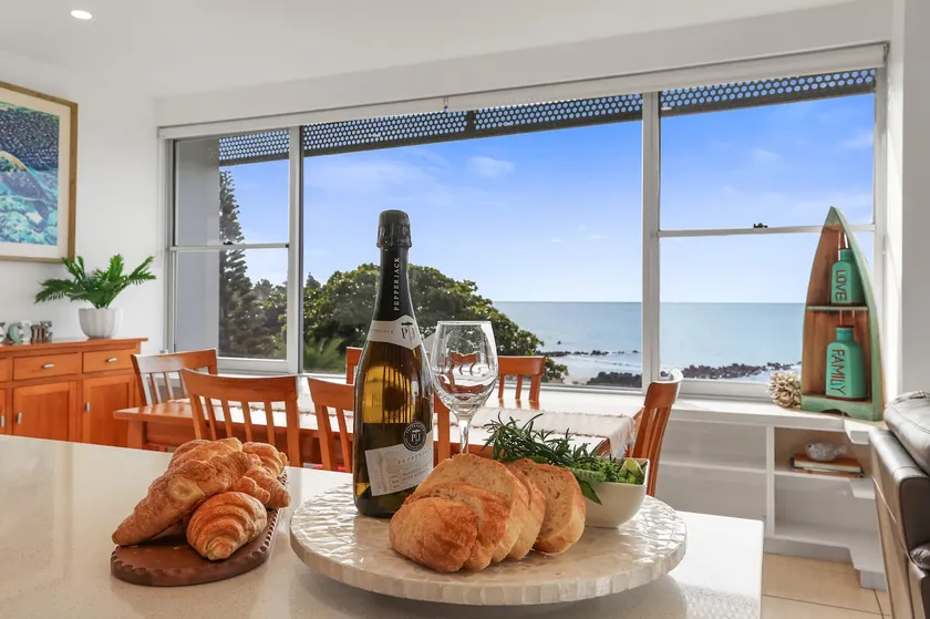 Entire-Floor Apt Ocean Front Views - Image 1