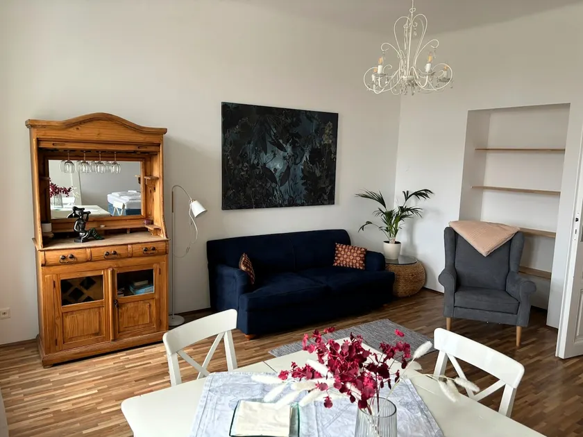 Sunny apartment right on the Augarten - Image 1