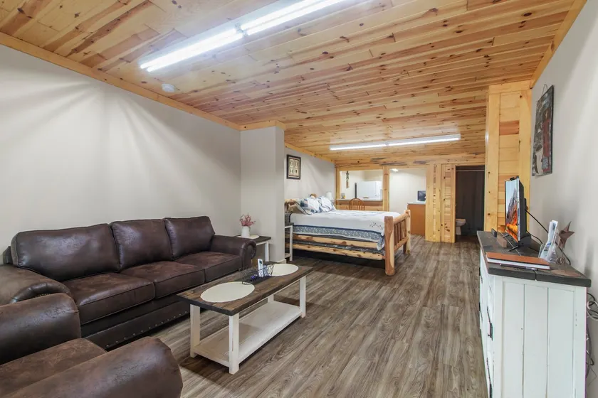 #2Nolin Lake- Wax, Ky Room Rental - Image 1