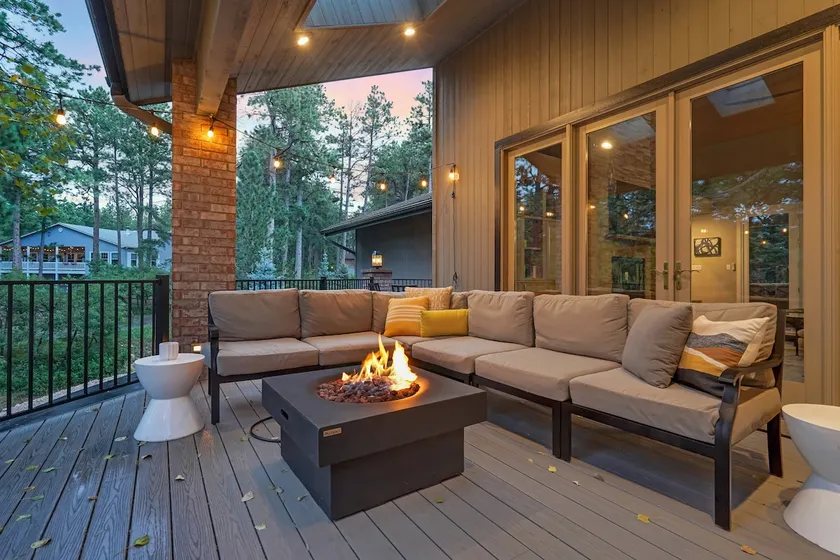 Contemporary Mtn 4BR + Hot Tub & Fire Pit & Views - Image 1