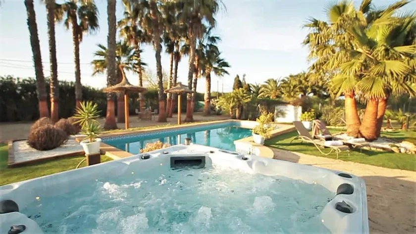 Villa Aladin Luxury Resort - Image 1