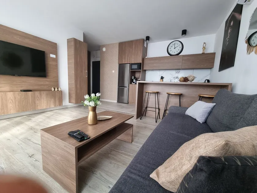 Q Apart Grand -3 Rooms, Air Conditioning, Garage ! - Image 1