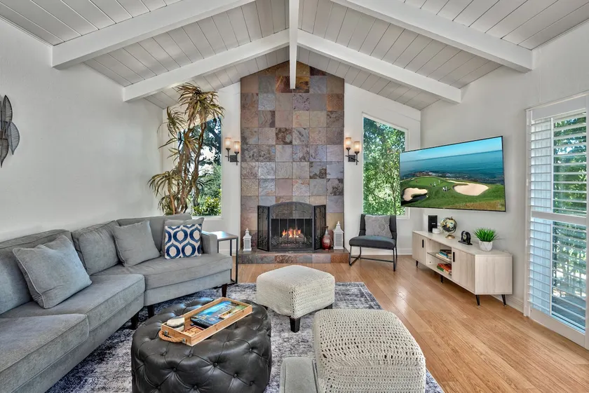 Villa Vino! Spacious 6bd + hottub in wine country - Image 1