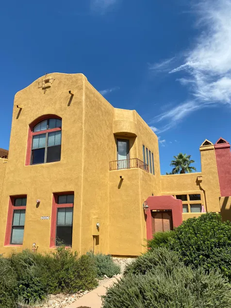 Charming 2BR-2.5BA Townhome- Access to Pool, Hot Tub & Gym - Image 1