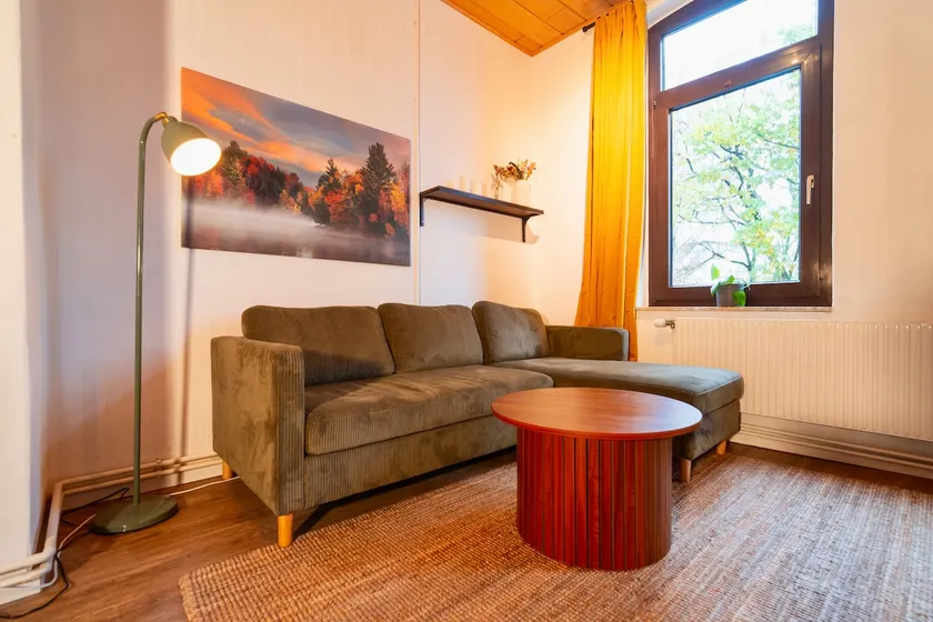 Türchen | Home theater feel and plenty of space in a prime location - Image 1