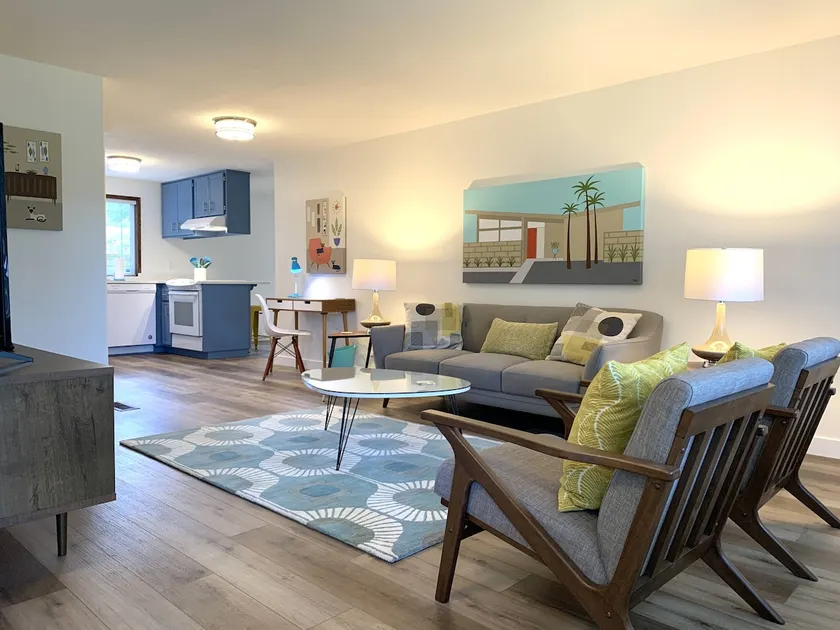 Mid-Mod Home w/Garage - 14 Min to Autzen/UO - Image 1