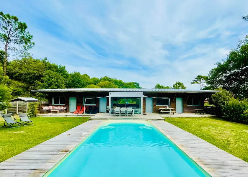 Les Cahuttes 4* with pool between ocean and forest - Image 1