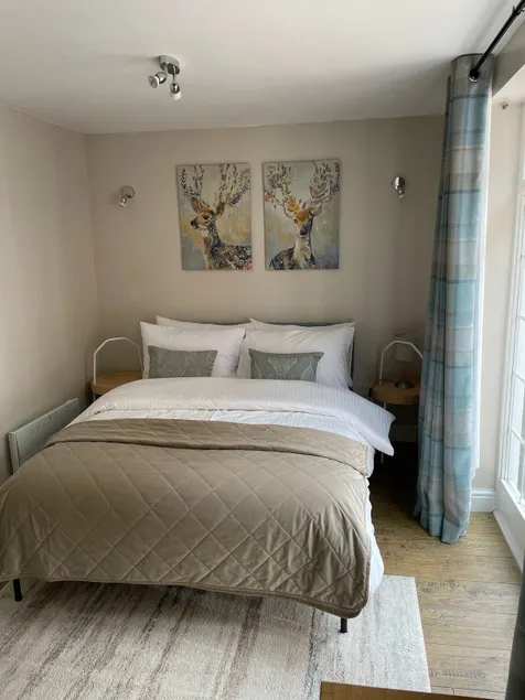 Private Cosy Annexe Central Location in Small Town - Image 1
