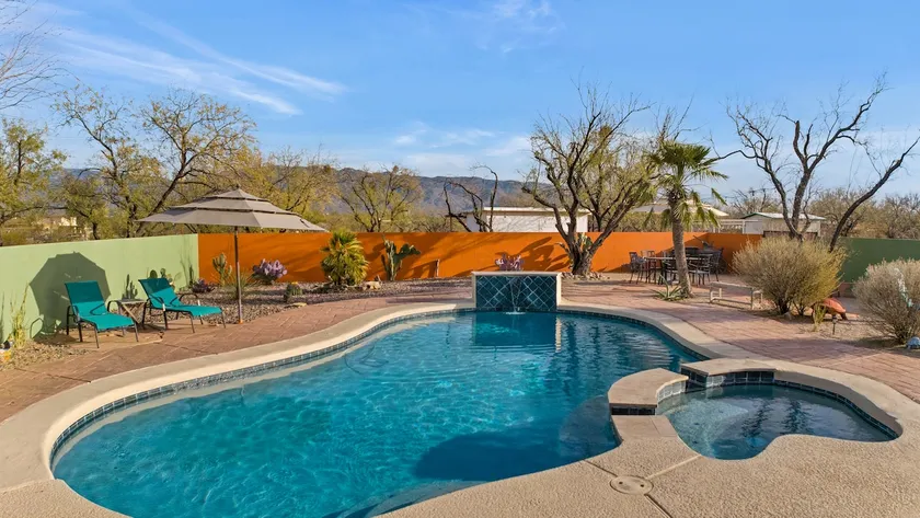 Private Mini-resort on 1.2 Acres. Pool heat avail. - Image 1