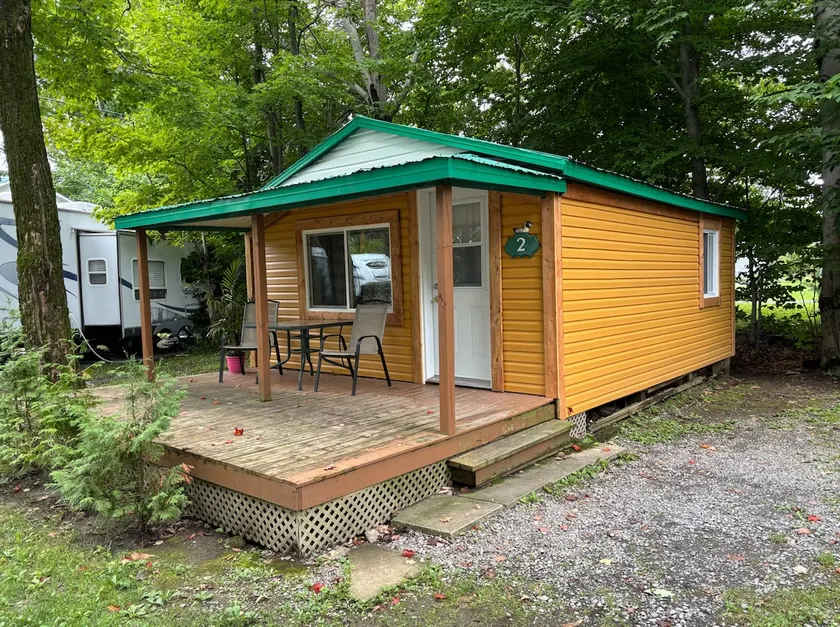 Chalet #2 on the shores of Lac Saint-Augustin! - Image 1