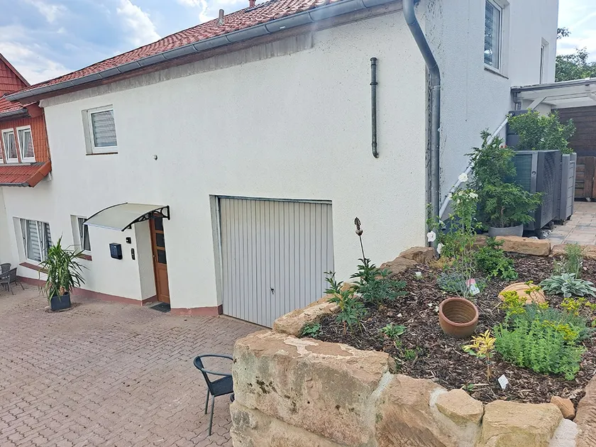 German - Image 1