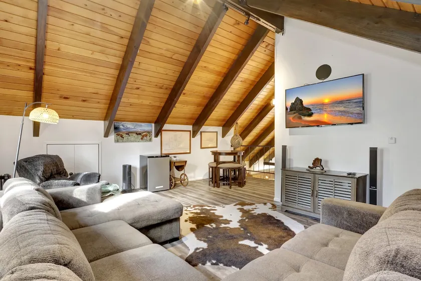The Alaskan Ranch house - Image 1