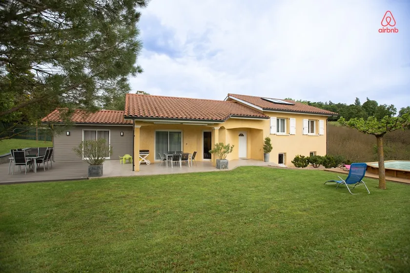 Beautiful family villa in the countryside with pool. - Image 1