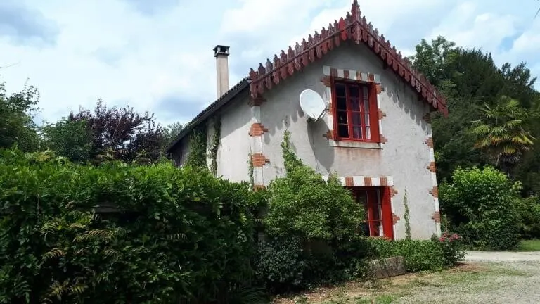 Gîte for 4 to 6 people with pool - Image 1