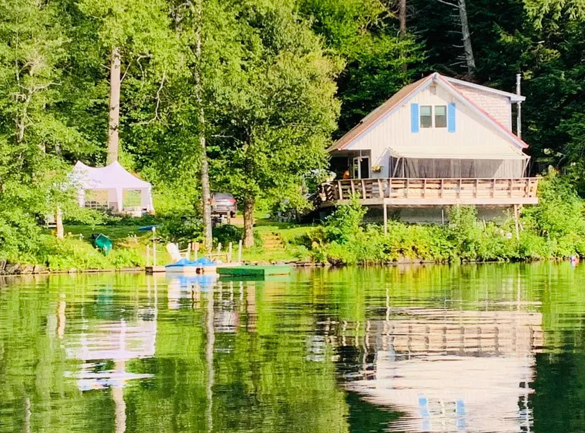 Metcalf Pond Cottage Convenient to Smugglers Notch - Image 1