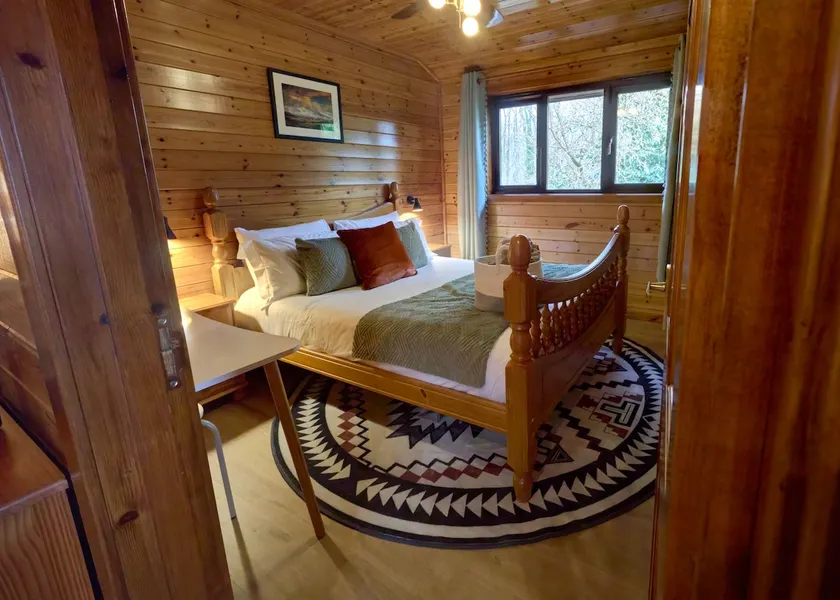 Luxury Scandi Cabin with Sauna & Woodland Garden - Image 1