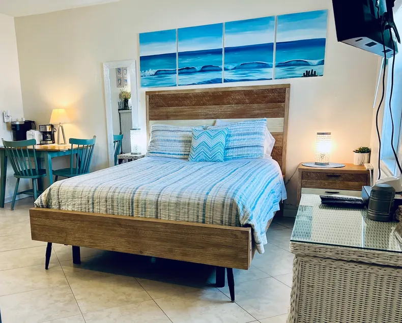Apt#2 BEACH-CHARMING Lodging SUNNY PLACE:BBQ/Patio - Image 1
