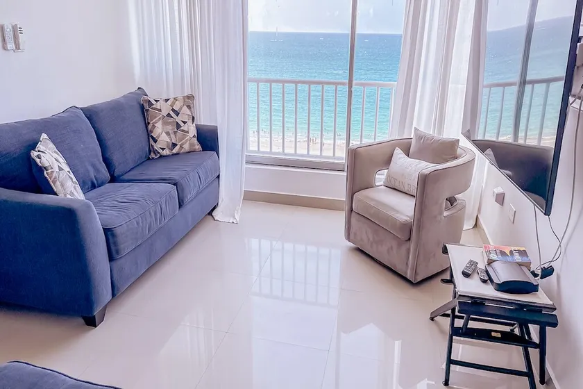 lcModern Design, Family-Friendly, Pool, Oceanfront, & Central Location - Image 1