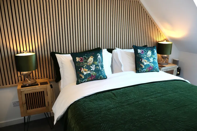 THE HIDEAWAY, Lymington, Milford on Sea,New Forest - Image 1