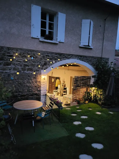 A moment of happiness in the Monts du Lyonnais - Image 1