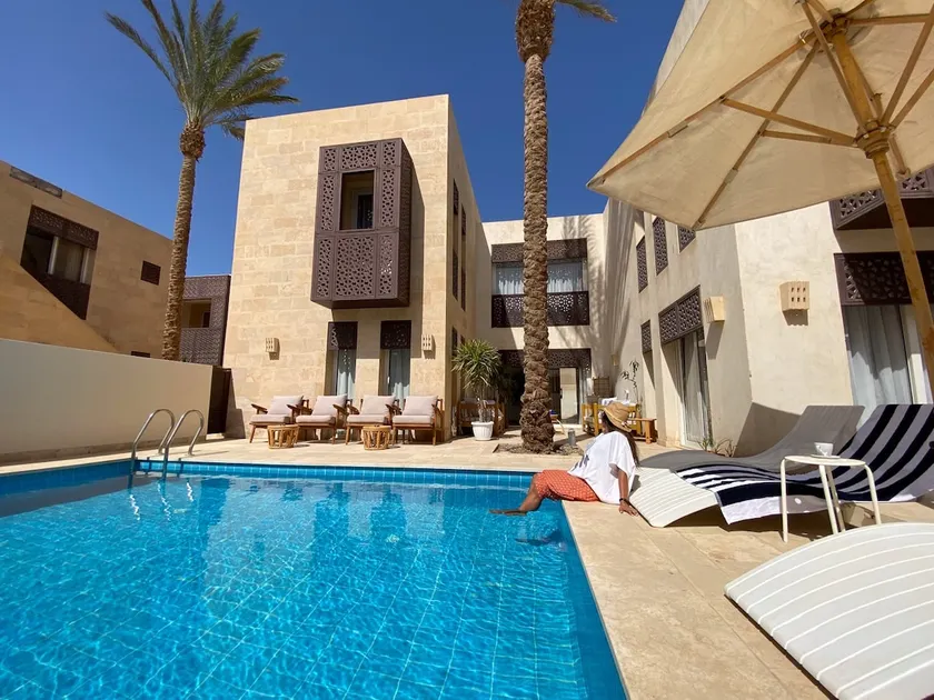 Nayah Stays, Amazing villa with private pool & 5 master suites - Image 1