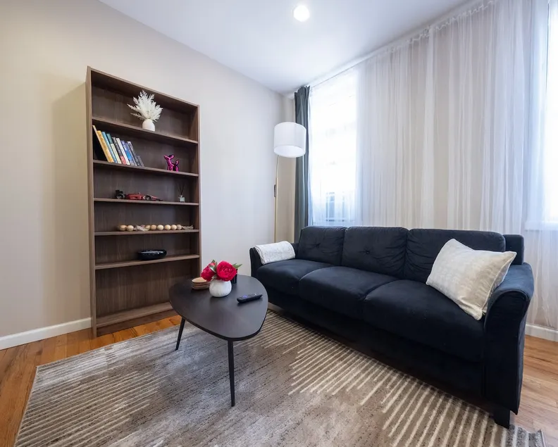 Sunny 4BR/2BA Retreat in Morningside Heights, NYC - Image 1
