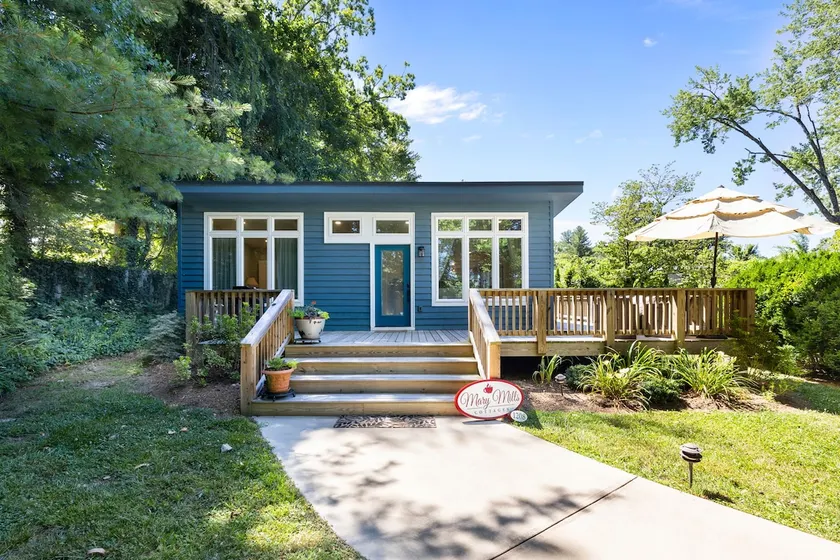 Cottage 1208 (Dog Friendly, 1.5 miles to Downtown) - Image 1