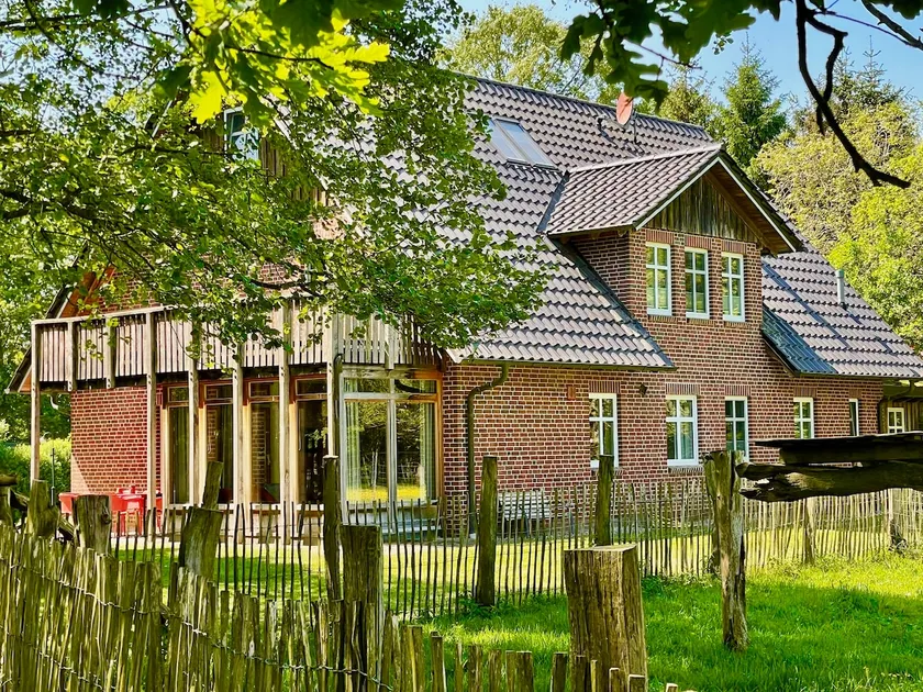 Garden villa for up to 16 people in the north of Hamburg - Image 1