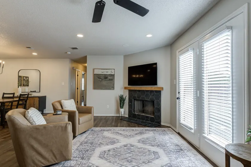 Cozy Corner # 2~Garage Access~Remodeled - Image 1