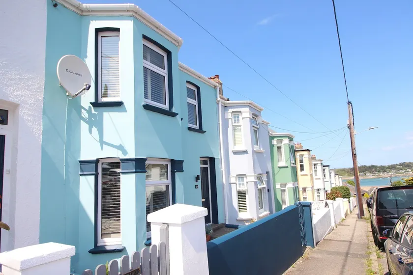 Spacious townhouse close to the harbour - Image 1