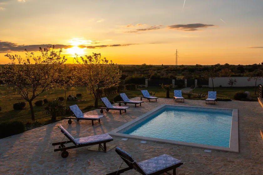 Villa Iva. Stunning house with heated pool! - Image 1
