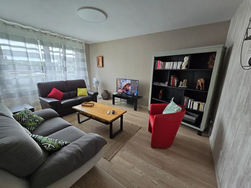 Superb 72m2 apartment in quiet, pleasant residence. - Image 1