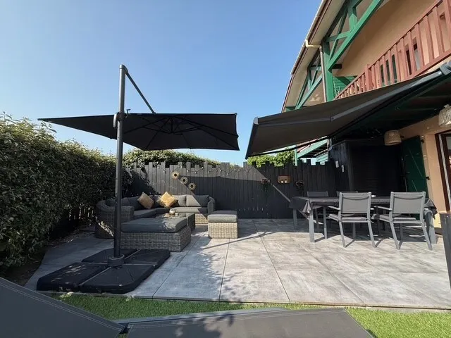 Villa Patio with private beach access - Image 1