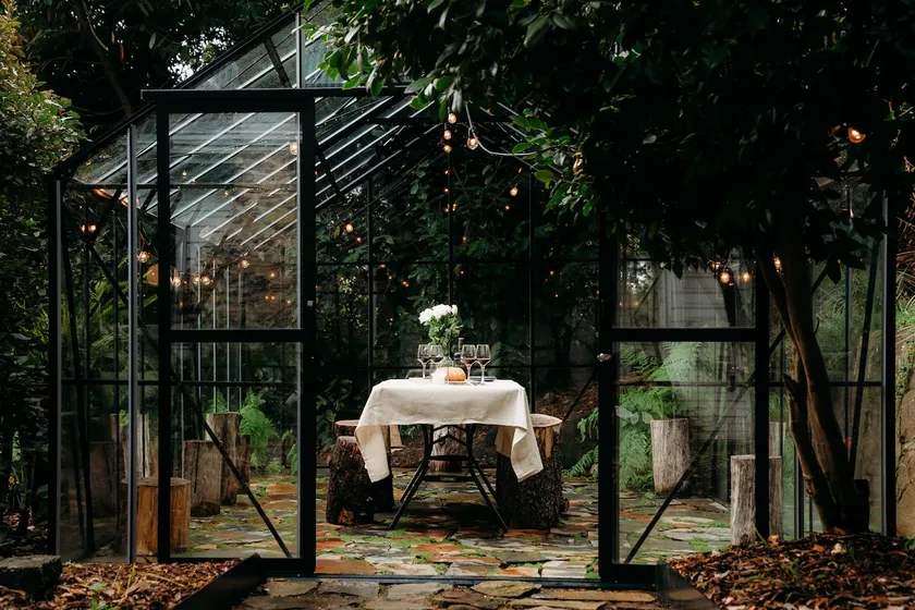 Luxury Treetop Escape with a Garden glasshouse - Image 1
