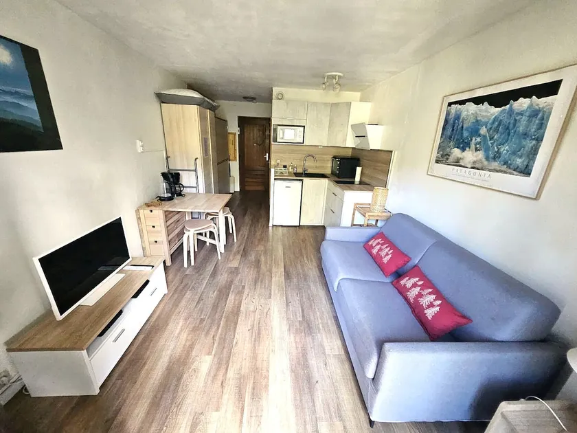 Studio with balcony and parking facing the slopes - Image 1
