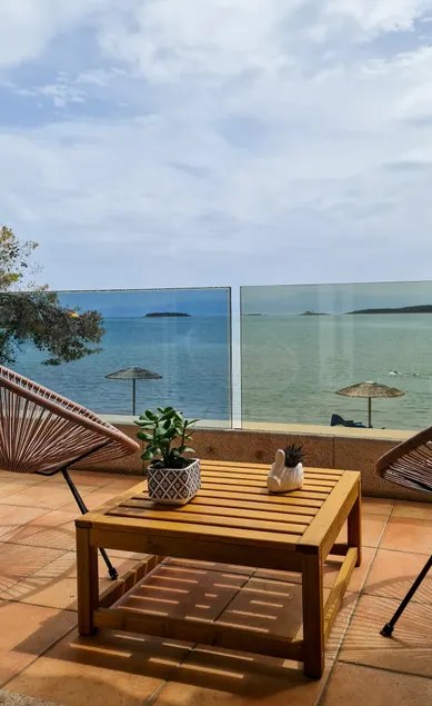Seagull Luxury Maisonette - Image 1