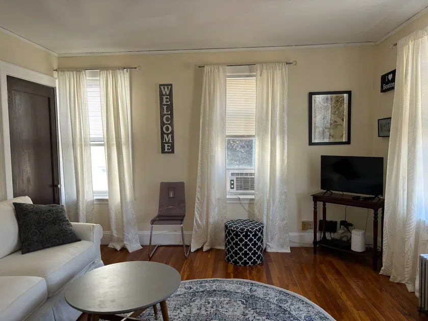 Great Boston alternative, easy access to the city - Image 1