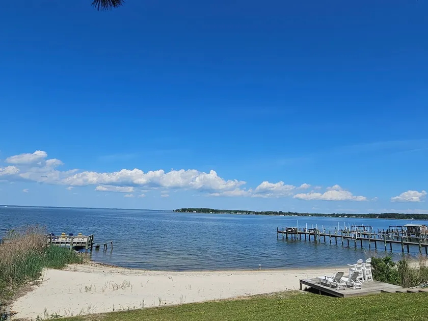 The Beach Retreat is a cozy beach Villa with Hottub overlooking a private beach. - Image 1