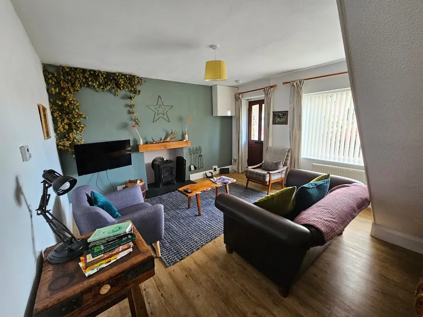 Cheerful two bedroom cottage in the Forest of Dean - Image 1