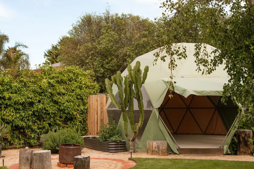 Garden Oasis Retreat | Walk To The Beach - Image 1
